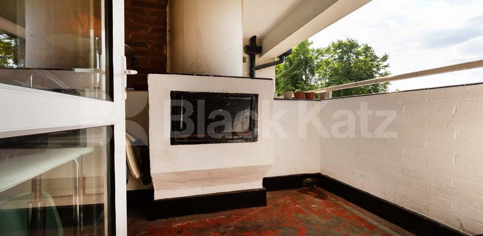 Fantastic spacious 4 bed in Camden mins to shops Abingdon Close, CAMDEN